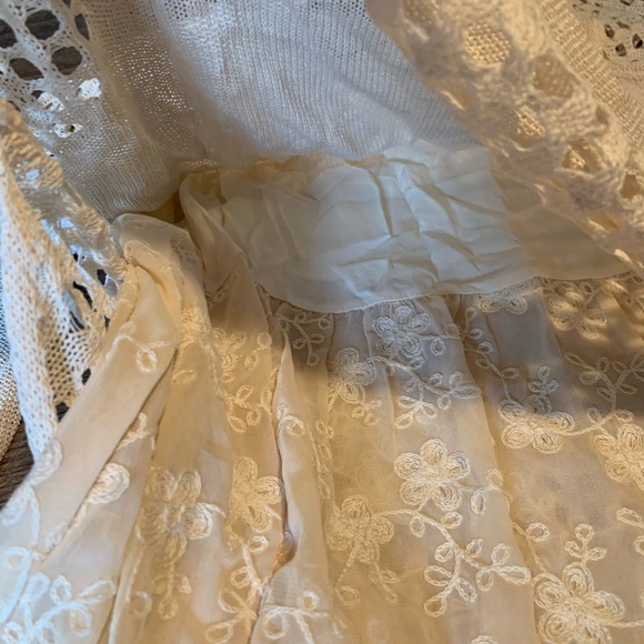 Cream layered top, sz L - Picture 6 of 8